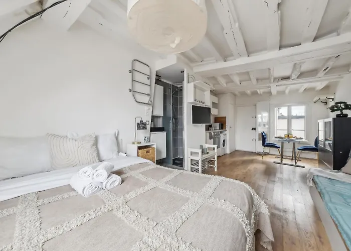 Bnbnova - Le Louvre & Notre-dame Apartament Paryż