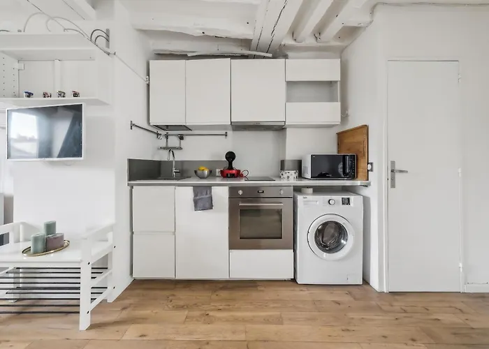 Bnbnova - Le Louvre & Notre-dame