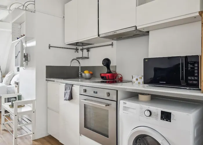 Bnbnova - Le Louvre & Notre-dame * Paryż